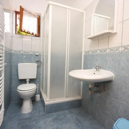 With A Parking Space Turanj, Biograd - 6197 * 图兰杰
